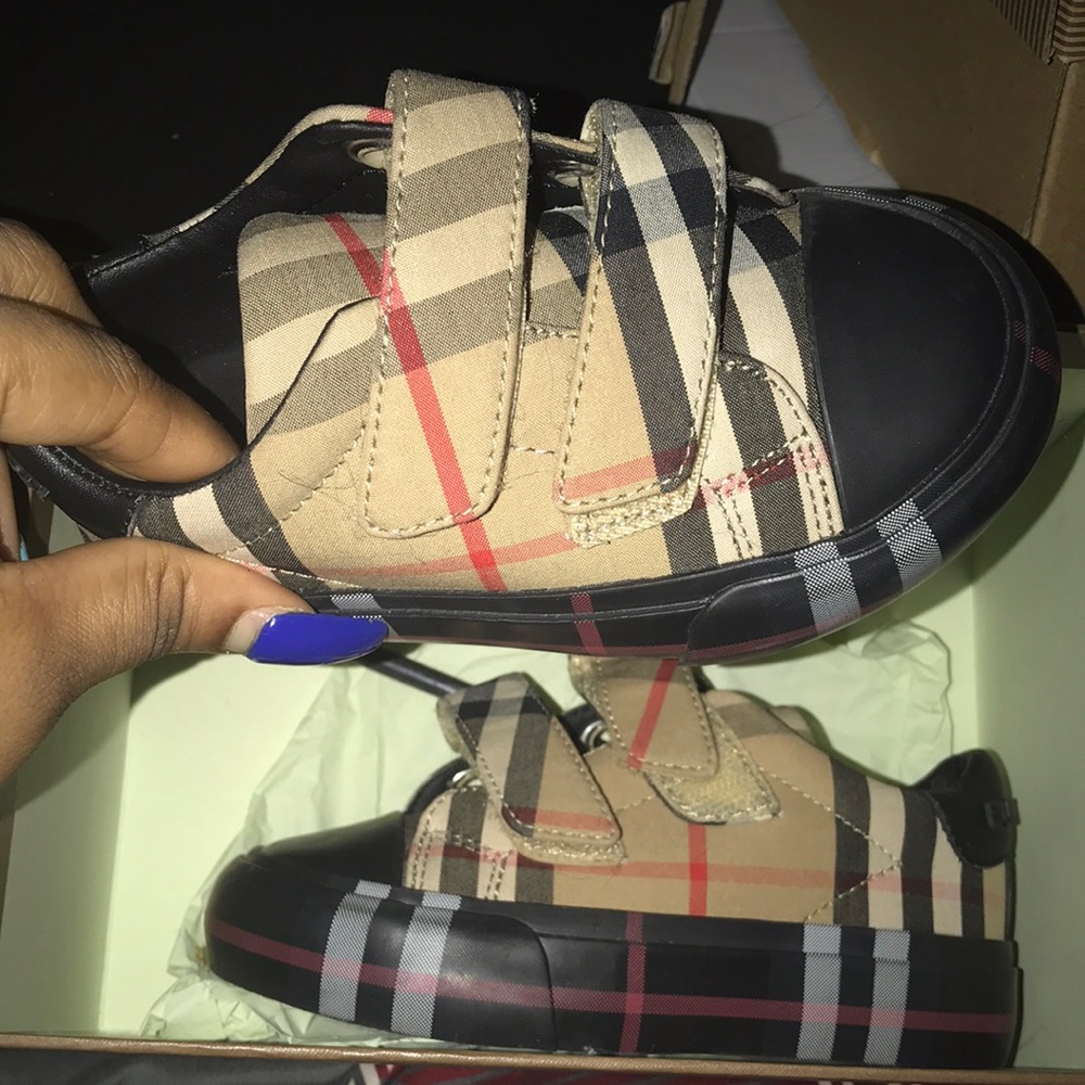 Burberry sneakers